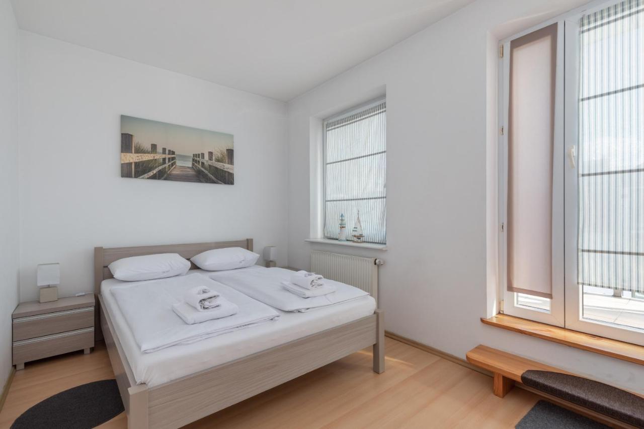 Swinoujscie Chrobrego Two-Bedroom Apartment By Noclegi Renters Esterno foto
