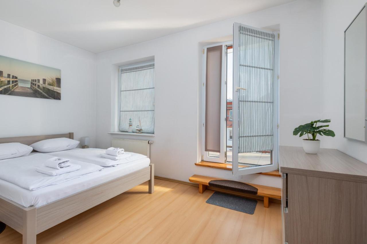 Swinoujscie Chrobrego Two-Bedroom Apartment By Noclegi Renters Esterno foto